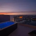 The Address Seafront With Hot Tub Apartamento