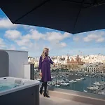 The Address Seafront With Hot Tub Tal-Pietà