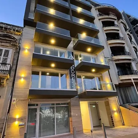 The Address Seafront With Hot Tub