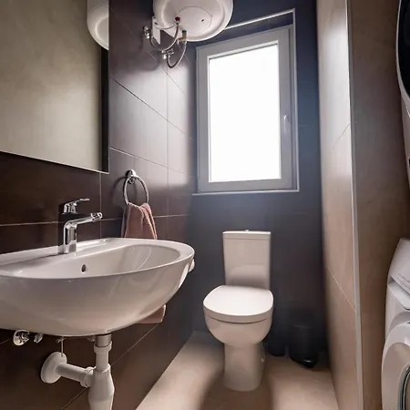 The Address Seafront With Hot Tub *