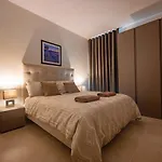 The Address Seafront With Hot Tub 公寓 *