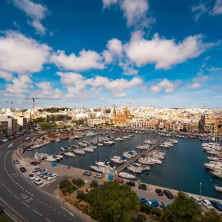 The Address Seafront With Hot Tub