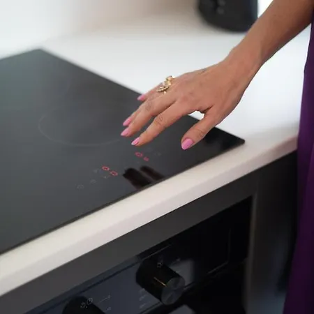 The Address Seafront With Hot Tub Διαμέρισμα Pietà