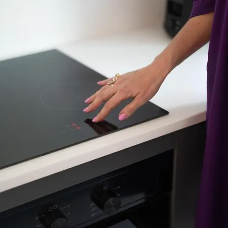 The Address Seafront With Hot Tub * Pietà