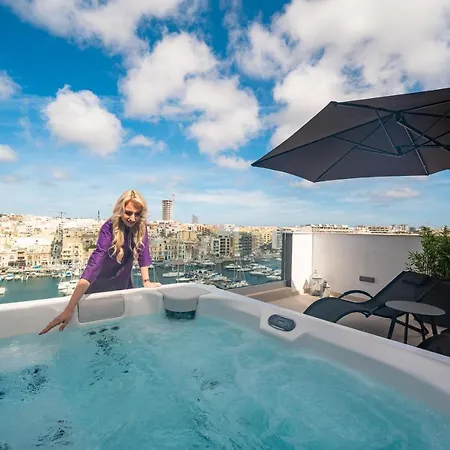 The Address Seafront With Hot Tub * Pietà