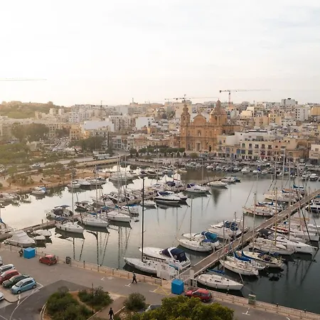 The Address Seafront With Hot Tub *