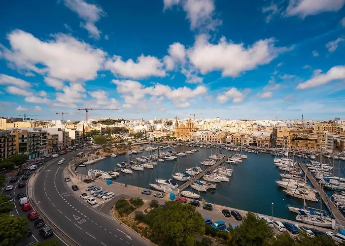 The Address Seafront With Hot Tub
