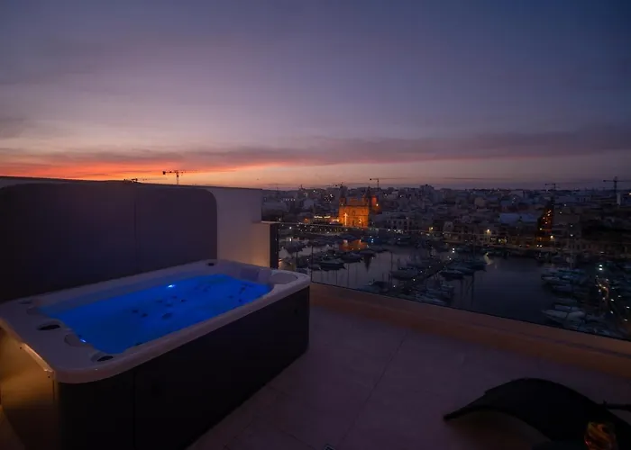 The Address Seafront With Hot Tub Apartmán