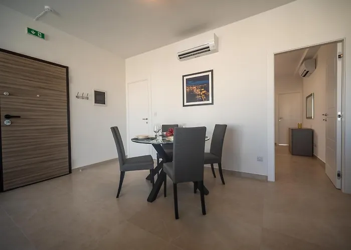 公寓 The Address Seafront With Hot Tub Pietà