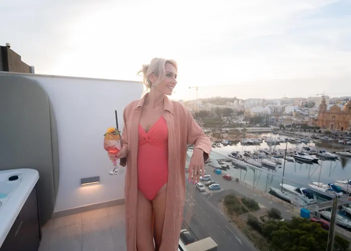 公寓 The Address Seafront With Hot Tub Pietà