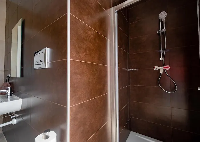 The Address Seafront With Hot Tub *